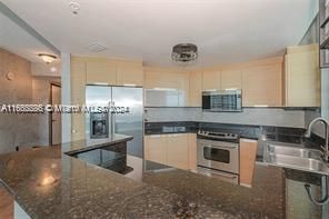 For Rent: $3,300 (2 beds, 2 baths, 1262 Square Feet)