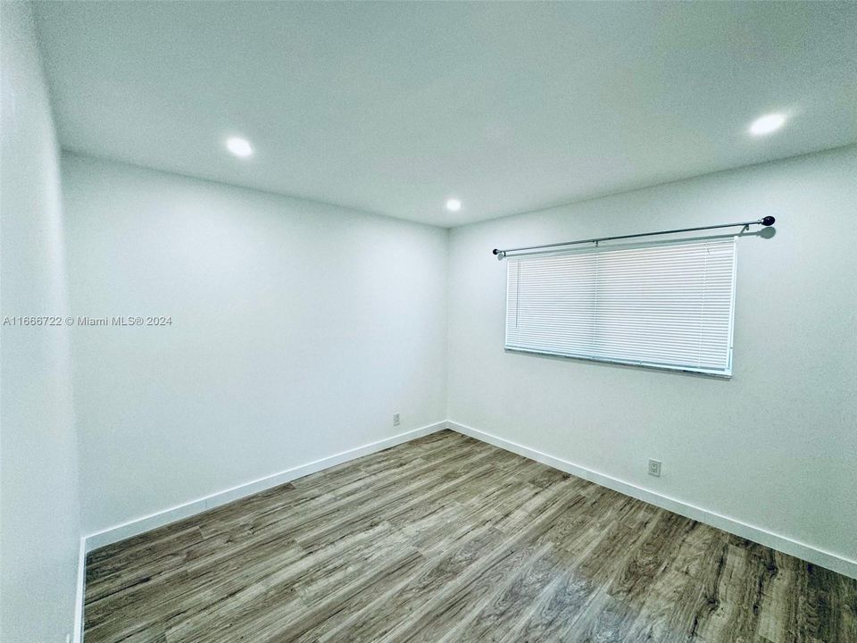 For Rent: $2,300 (2 beds, 2 baths, 1131 Square Feet)