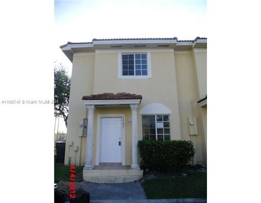 For Rent: $2,500 (2 beds, 2 baths, 1130 Square Feet)