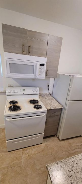 For Rent: $1,600 (1 beds, 1 baths, 4220 Square Feet)