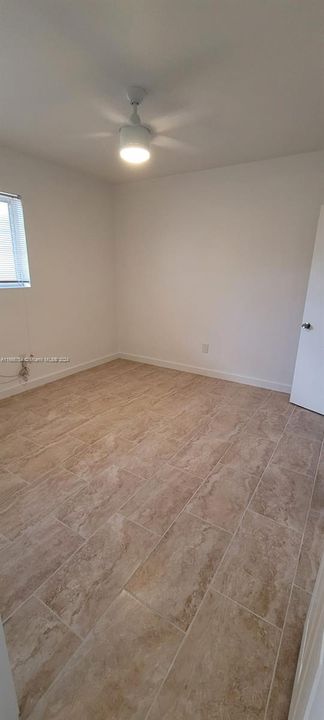 For Rent: $1,600 (1 beds, 1 baths, 4220 Square Feet)