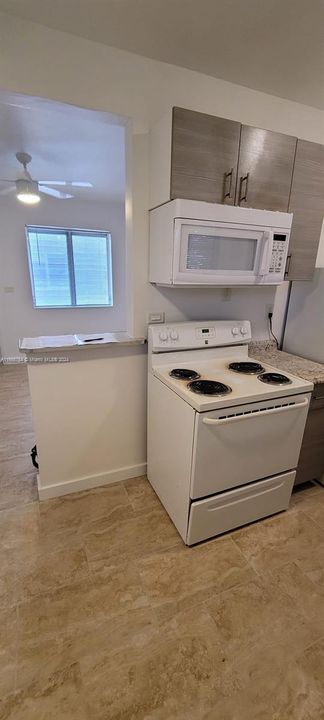 For Rent: $1,600 (1 beds, 1 baths, 4220 Square Feet)