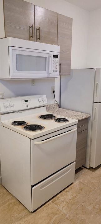 For Rent: $1,600 (1 beds, 1 baths, 4220 Square Feet)