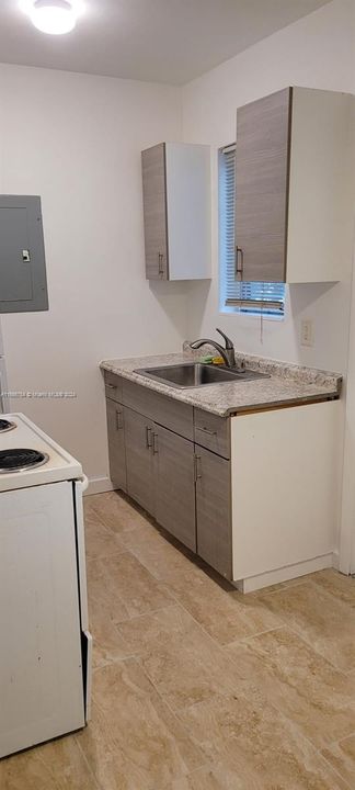 For Rent: $1,600 (1 beds, 1 baths, 4220 Square Feet)