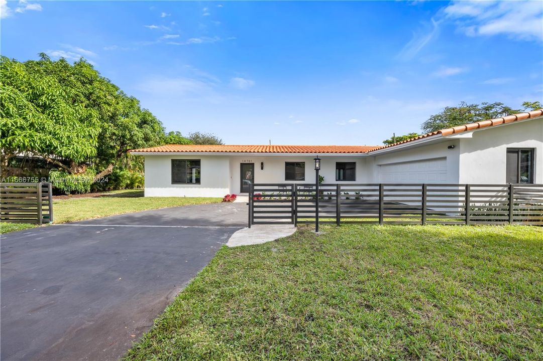 For Sale: $1,175,000 (3 beds, 2 baths, 2123 Square Feet)