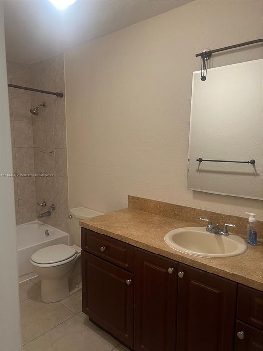 For Rent: $2,200 (2 beds, 1 baths, 1035 Square Feet)