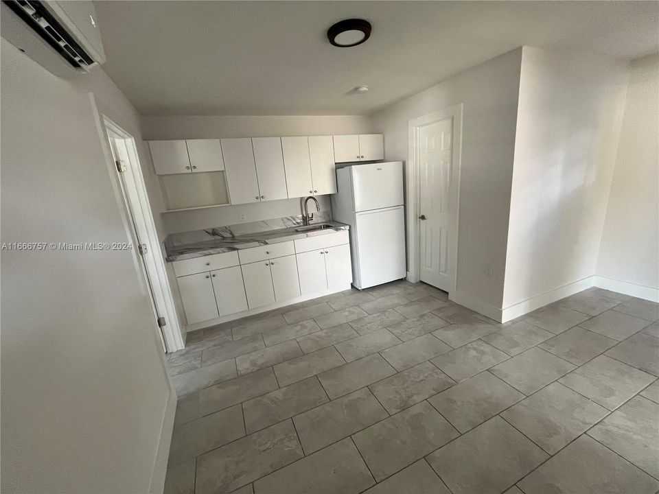 For Rent: $1,750 (1 beds, 1 baths, 1346 Square Feet)