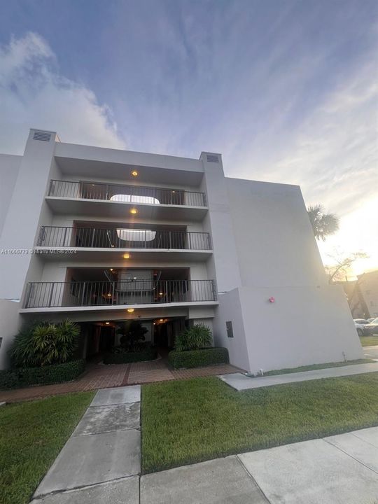 En Venta: $355,000 (3 camas, 2 baños, 0 Pies cuadrados)