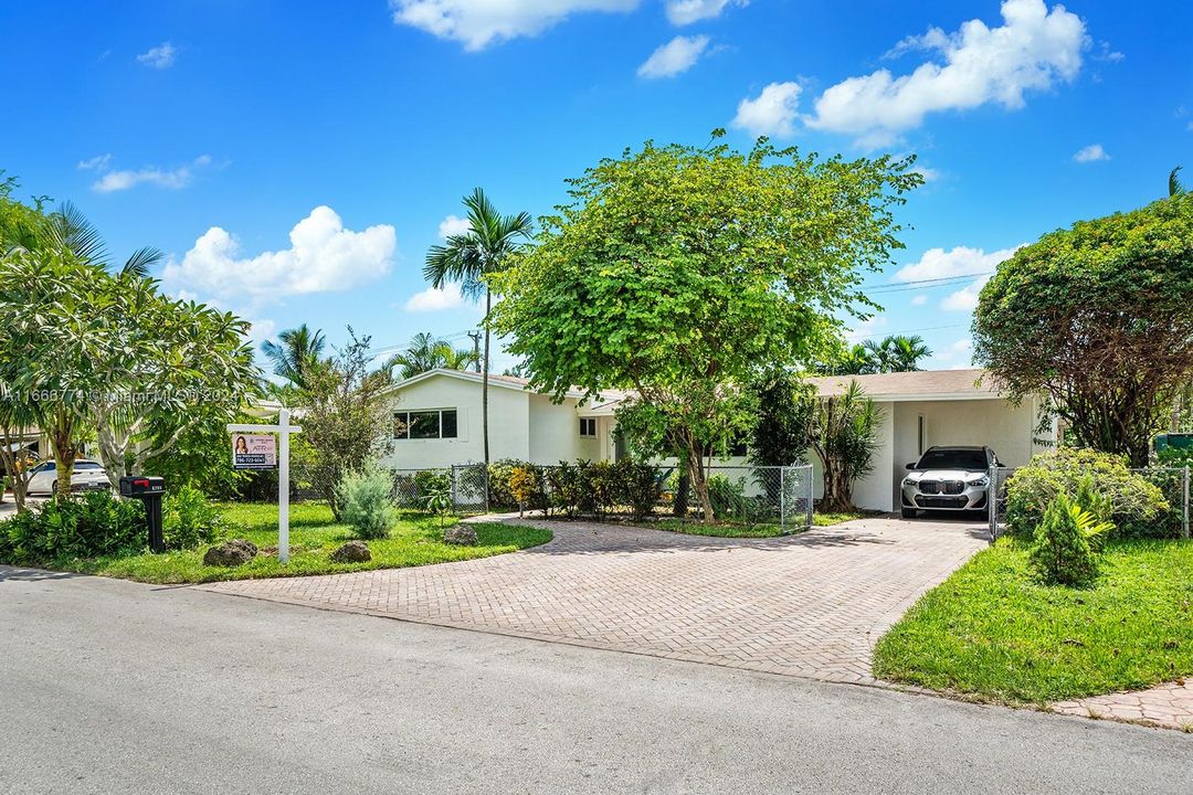 For Sale: $865,000 (4 beds, 2 baths, 2024 Square Feet)