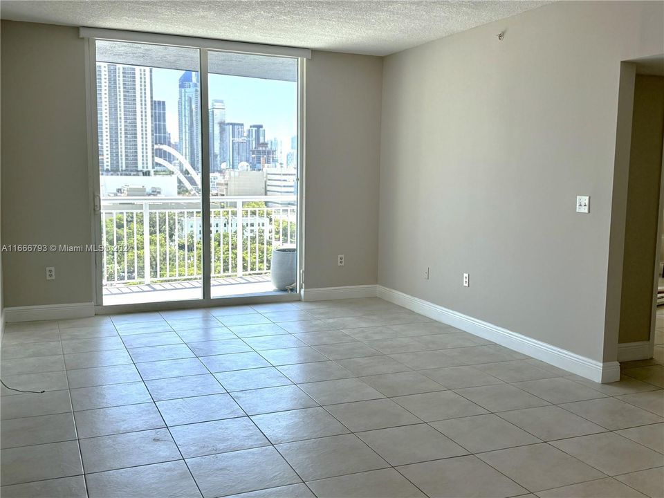 For Rent: $3,100 (2 beds, 2 baths, 1040 Square Feet)