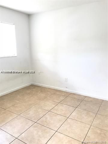 For Rent: $2,100 (2 beds, 2 baths, 920 Square Feet)