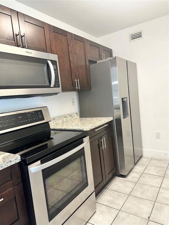 For Rent: $2,200 (2 beds, 2 baths, 1113 Square Feet)