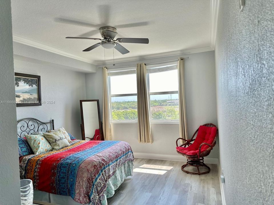 Huge Master Bedroom With Water View