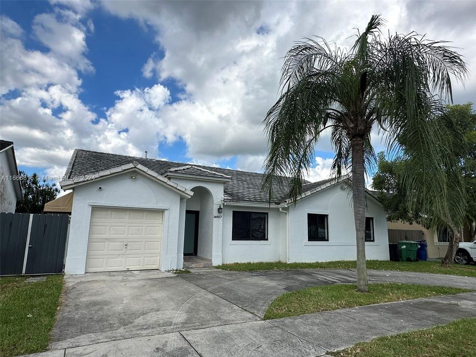 For Sale: $699,999 (4 beds, 2 baths, 1743 Square Feet)