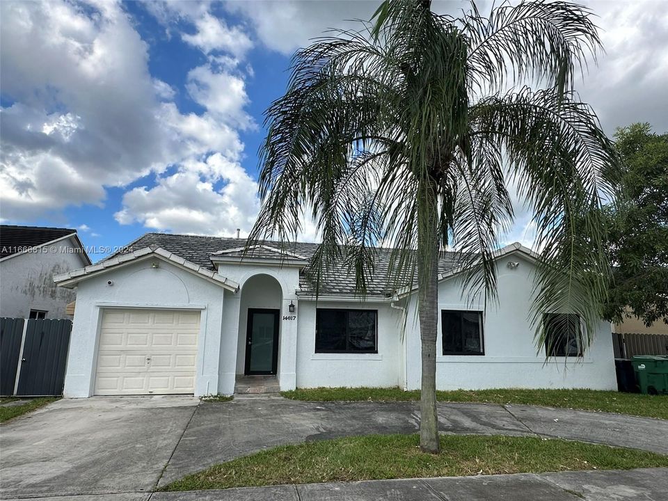 For Sale: $699,999 (4 beds, 2 baths, 1743 Square Feet)