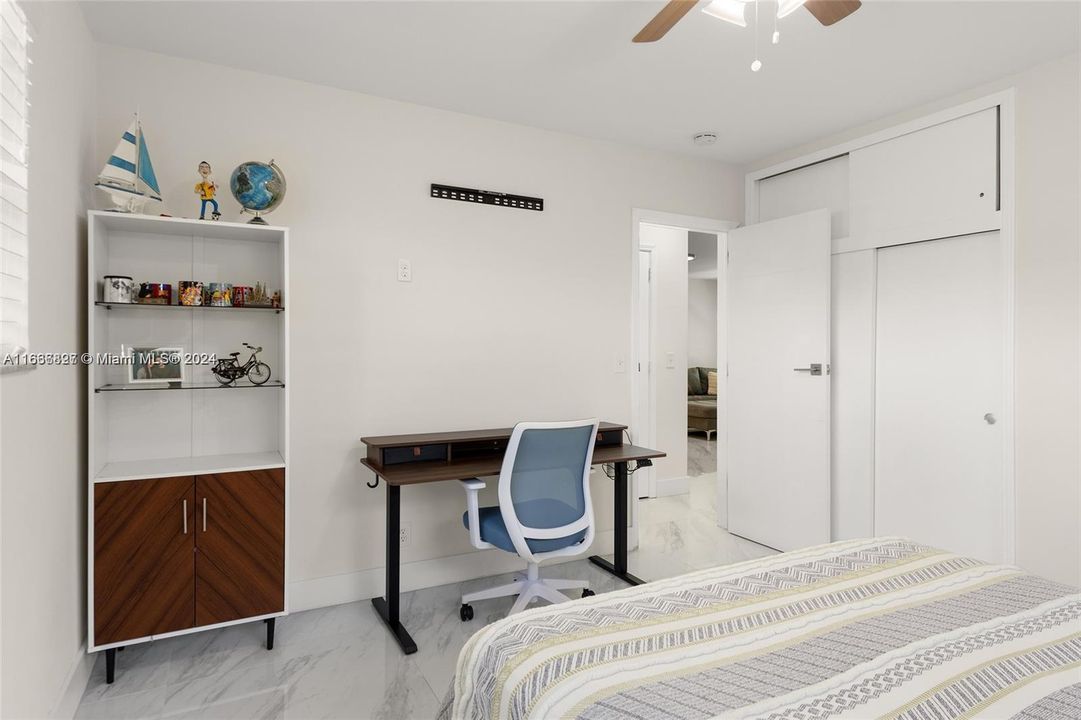 For Sale: $558,000 (2 beds, 2 baths, 1136 Square Feet)