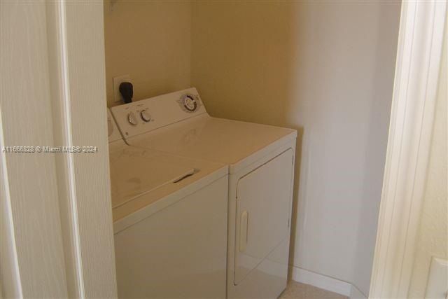 For Rent: $1,900 (1 beds, 1 baths, 846 Square Feet)