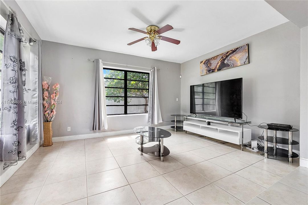 For Sale: $680,000 (3 beds, 2 baths, 1672 Square Feet)