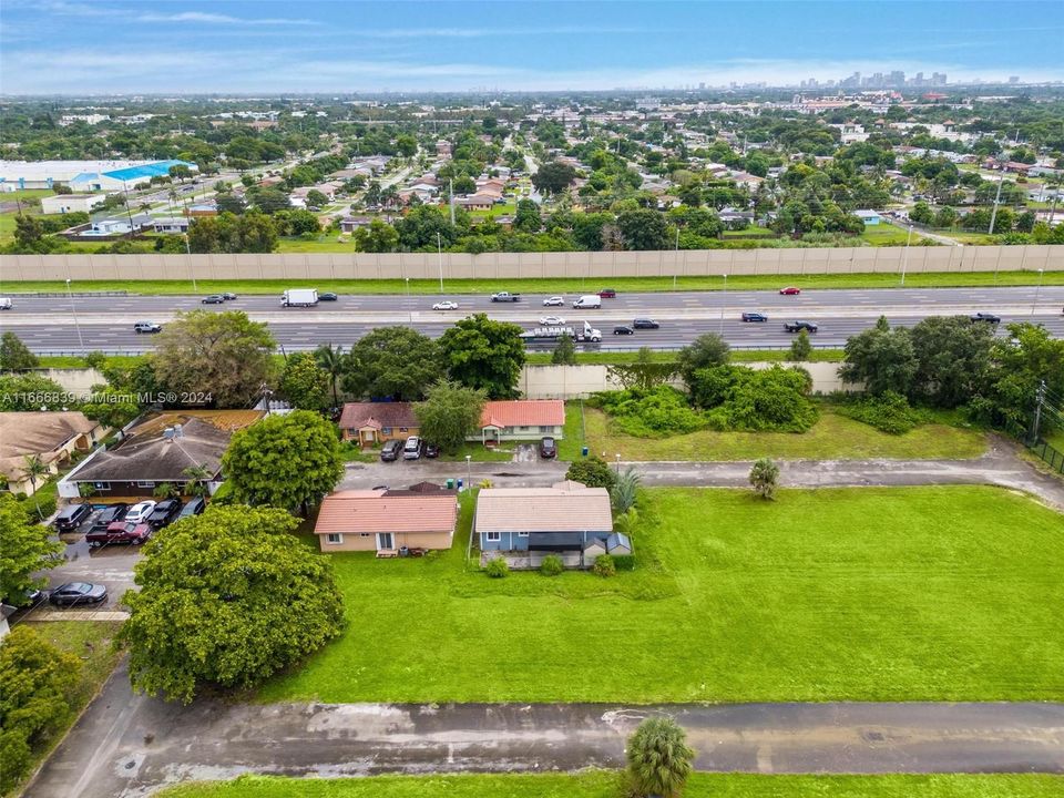 For Sale: $455,000 (3 beds, 2 baths, 1100 Square Feet)