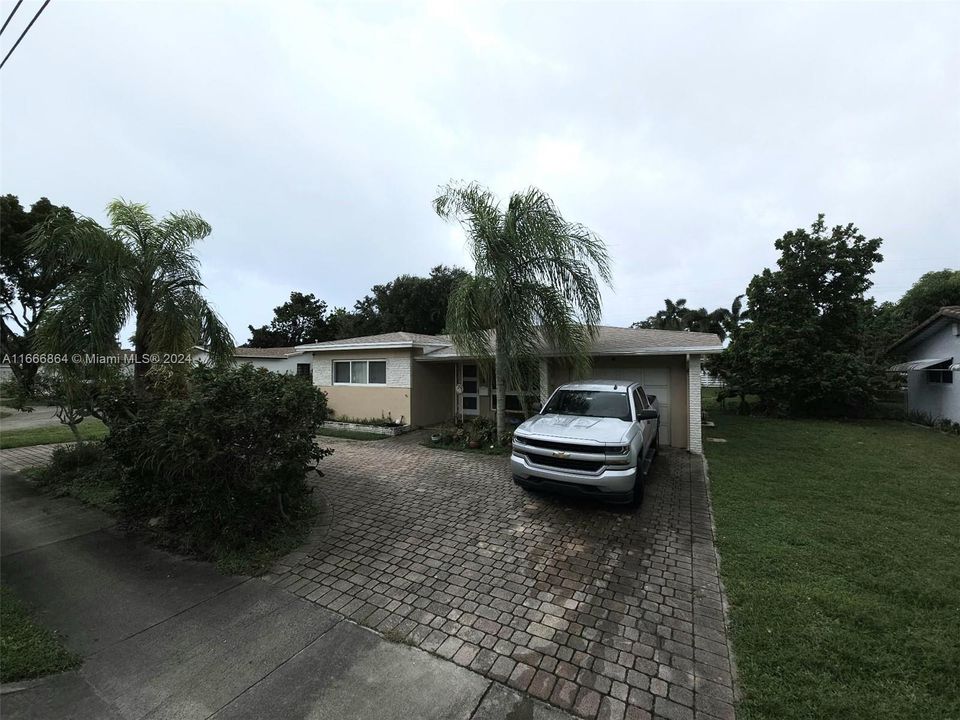 For Sale: $680,000 (3 beds, 2 baths, 1507 Square Feet)