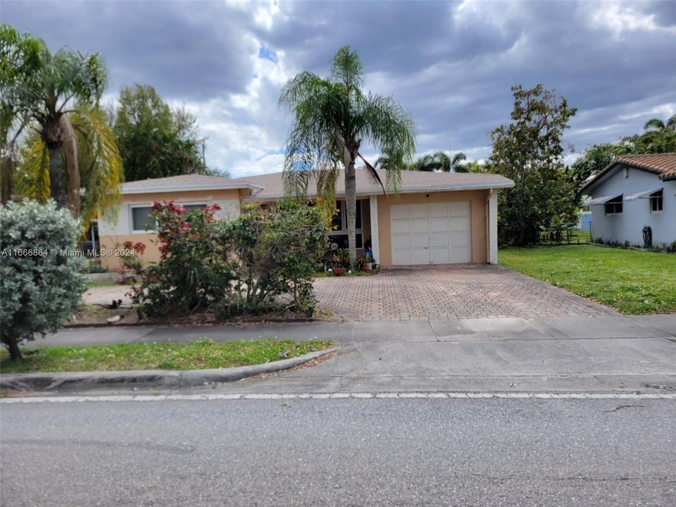 For Sale: $680,000 (3 beds, 2 baths, 1507 Square Feet)