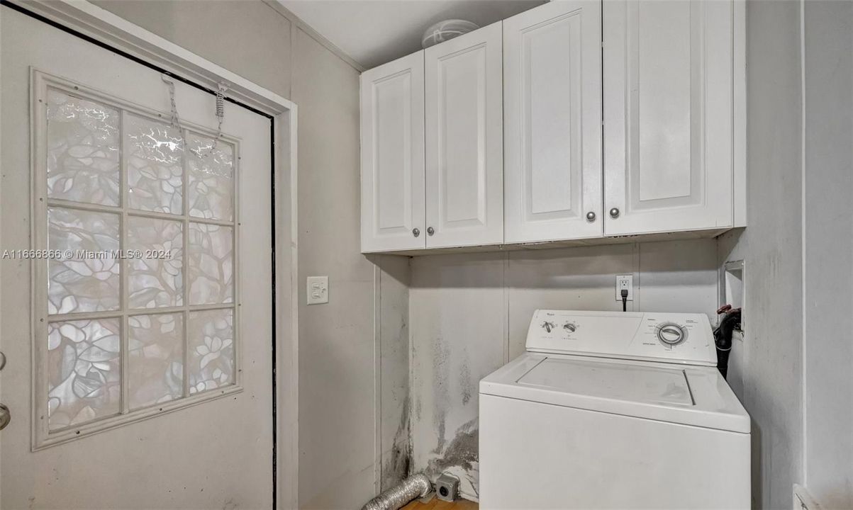 For Sale: $229,900 (3 beds, 2 baths, 1344 Square Feet)