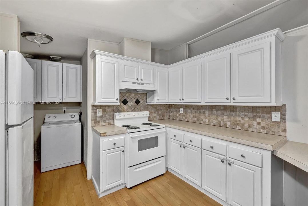 For Sale: $229,900 (3 beds, 2 baths, 1344 Square Feet)