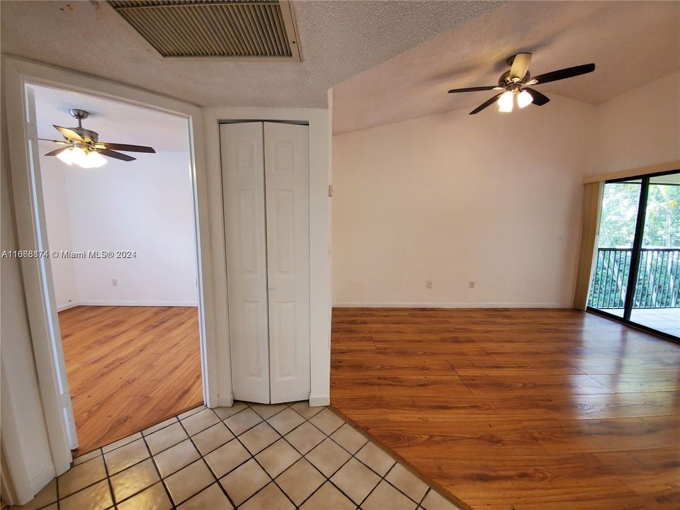 For Rent: $1,995 (2 beds, 2 baths, 970 Square Feet)