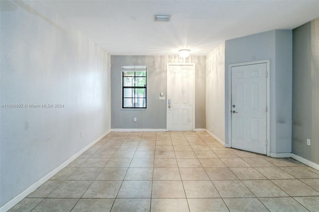 For Rent: $3,300 (3 beds, 2 baths, 1592 Square Feet)