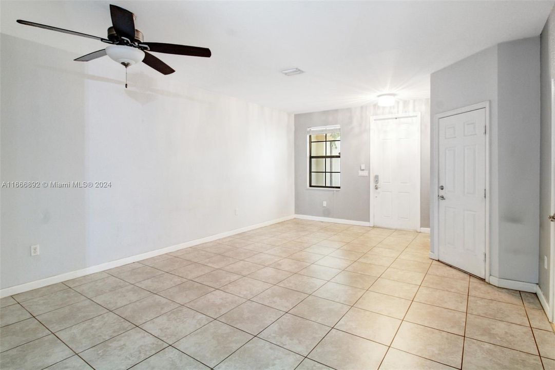 For Rent: $3,300 (3 beds, 2 baths, 1592 Square Feet)