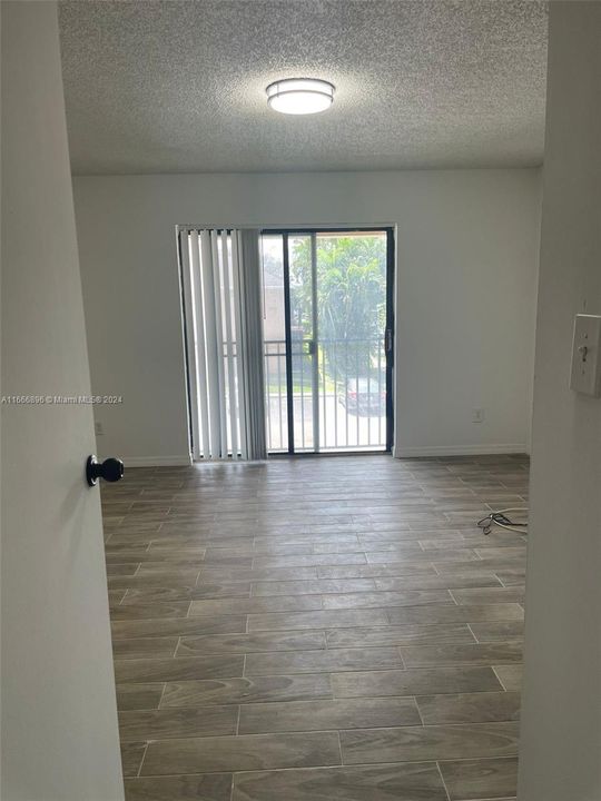 For Rent: $1,665 (1 beds, 1 baths, 650 Square Feet)