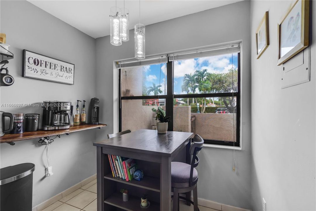 For Sale: $430,000 (2 beds, 2 baths, 1392 Square Feet)