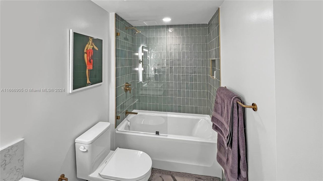 For Sale: $699,000 (1 beds, 1 baths, 740 Square Feet)