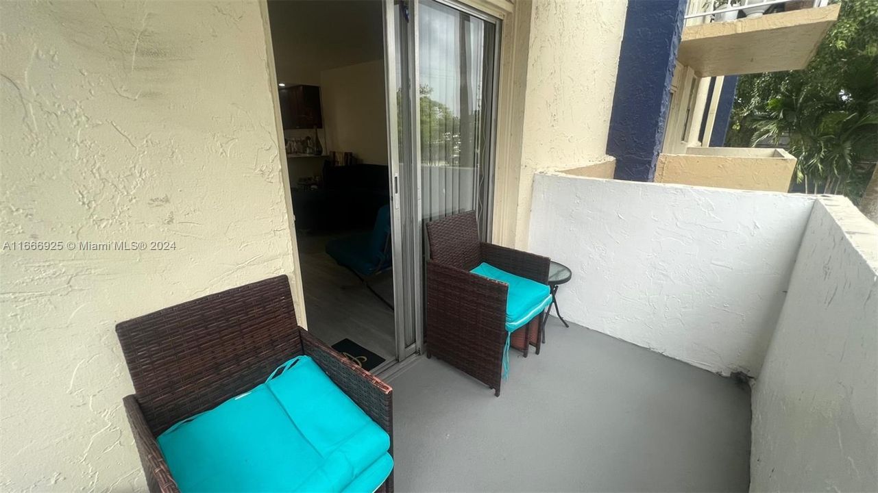 For Rent: $1,900 (1 beds, 1 baths, 605 Square Feet)