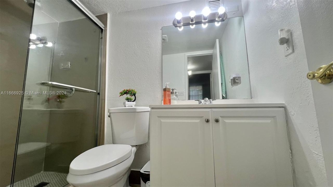 For Rent: $1,900 (1 beds, 1 baths, 605 Square Feet)