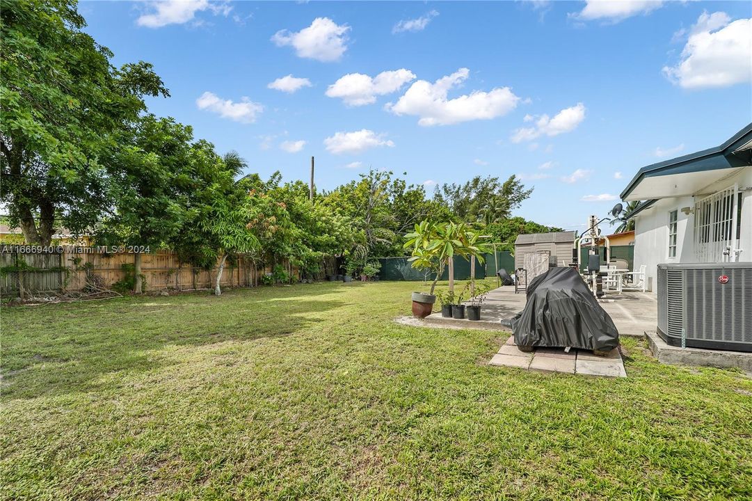 For Sale: $449,000 (4 beds, 2 baths, 1350 Square Feet)