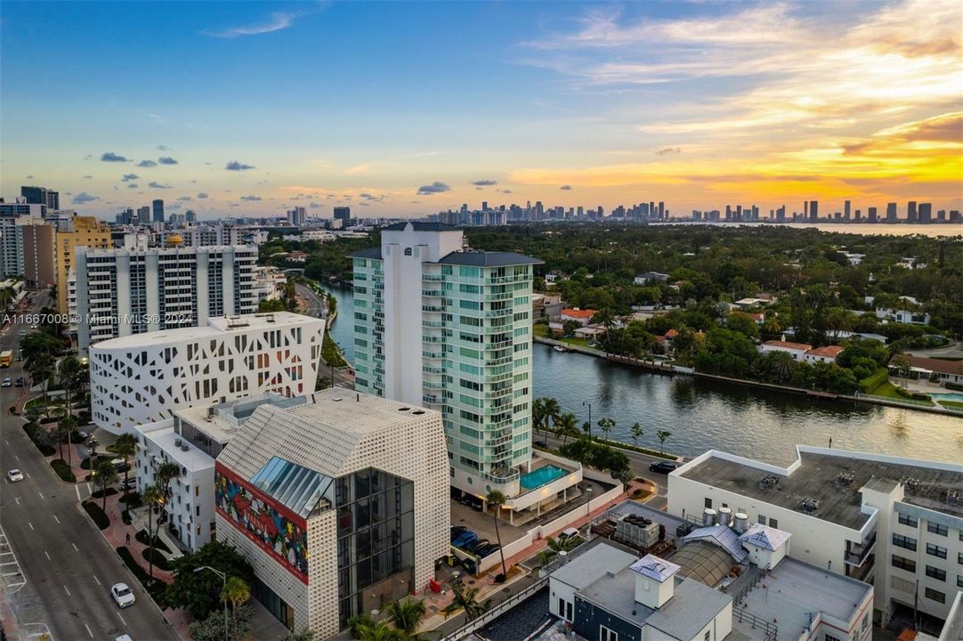 For Sale: $790,000 (2 beds, 2 baths, 1020 Square Feet)