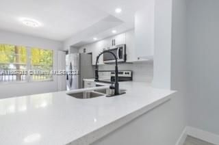 For Sale: $288,500 (2 beds, 2 baths, 1192 Square Feet)