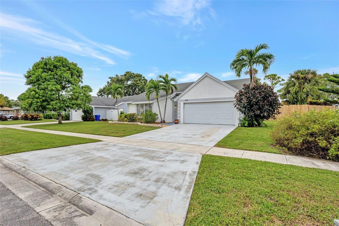 For Sale: $499,000 (3 beds, 2 baths, 1476 Square Feet)