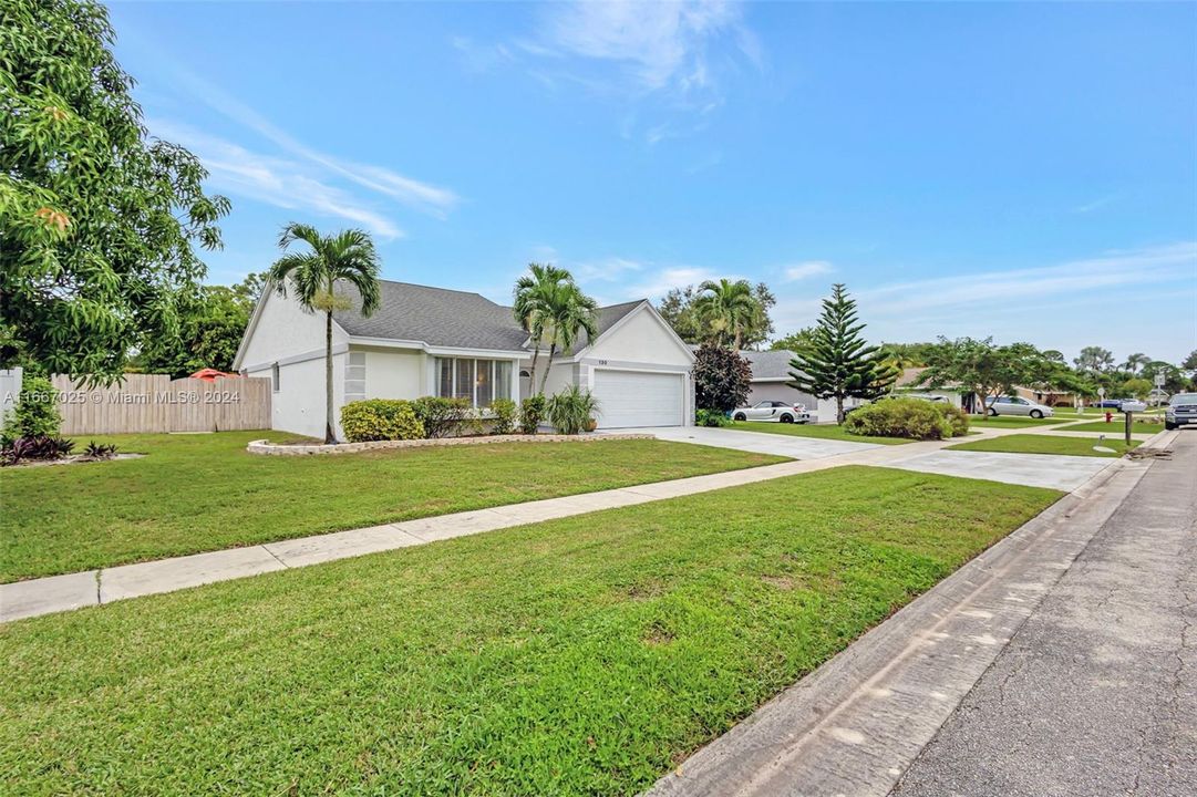 For Sale: $499,000 (3 beds, 2 baths, 1476 Square Feet)