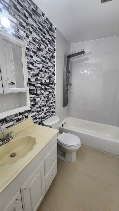 For Rent: $3,000 (3 beds, 2 baths, 1378 Square Feet)