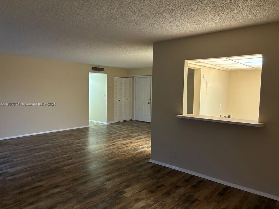 For Sale: $189,000 (2 beds, 2 baths, 1458 Square Feet)