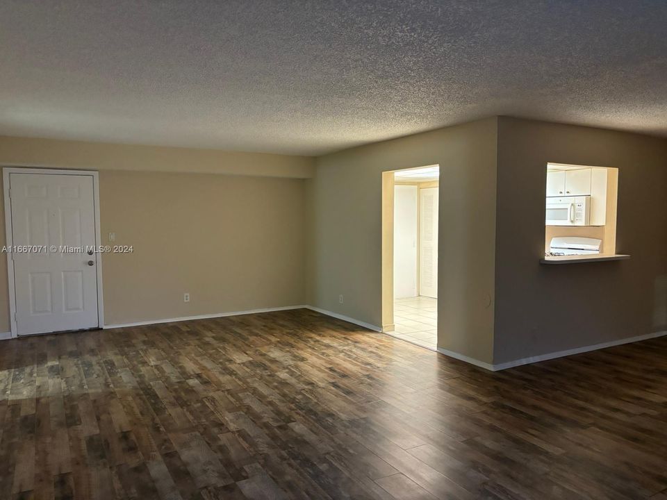 For Sale: $189,000 (2 beds, 2 baths, 1458 Square Feet)