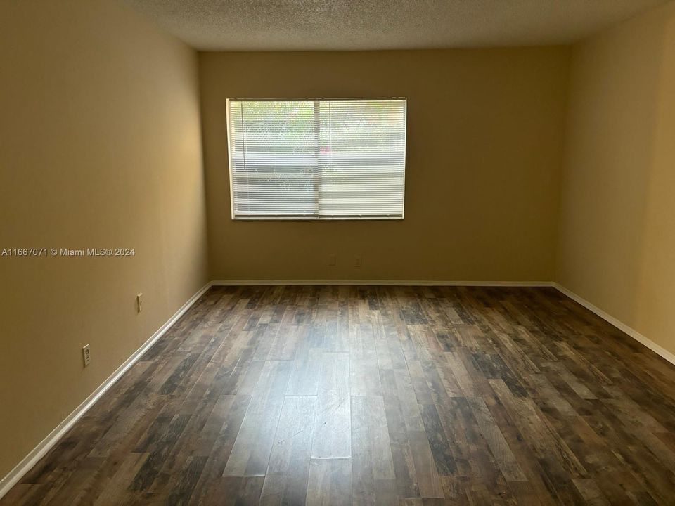 For Sale: $189,000 (2 beds, 2 baths, 1458 Square Feet)