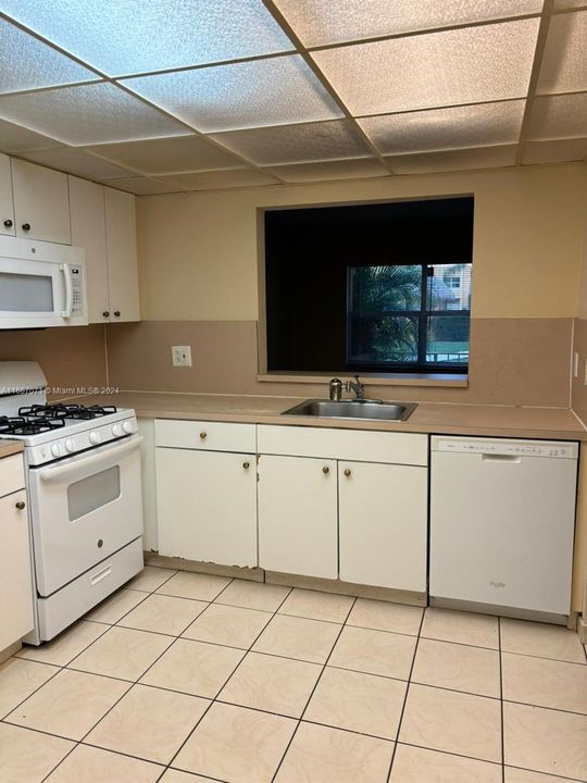 For Sale: $189,000 (2 beds, 2 baths, 1458 Square Feet)