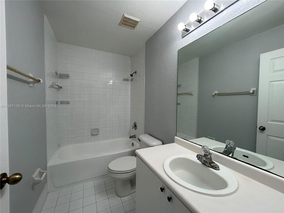 For Rent: $2,218 (3 beds, 3 baths, 1423 Square Feet)