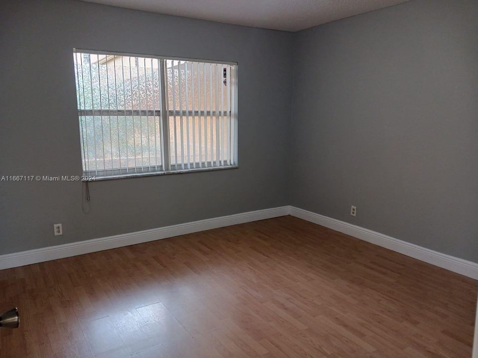 For Sale: $189,000 (2 beds, 2 baths, 1119 Square Feet)