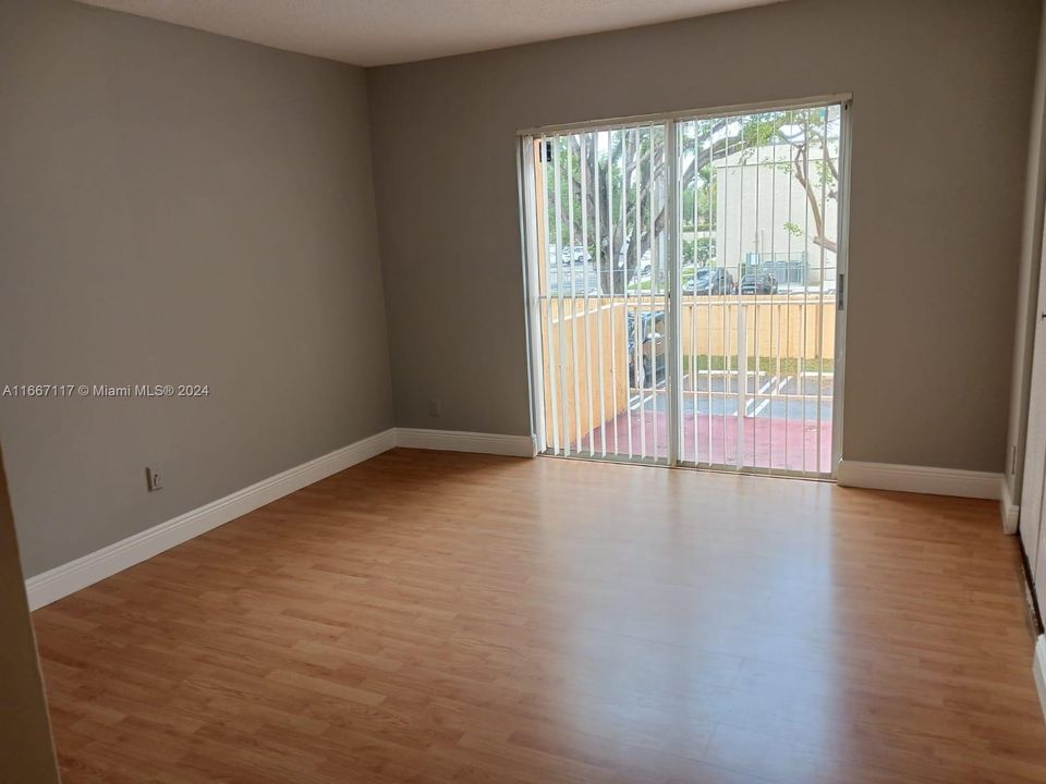 For Sale: $189,000 (2 beds, 2 baths, 1119 Square Feet)