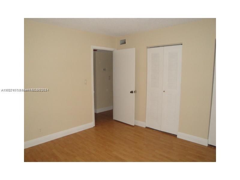 For Sale: $189,000 (2 beds, 2 baths, 1119 Square Feet)