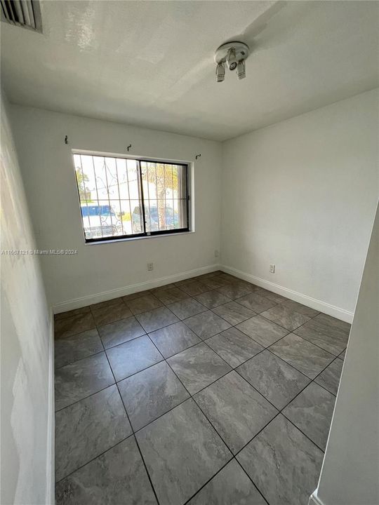 For Rent: $2,100 (2 beds, 2 baths, 920 Square Feet)